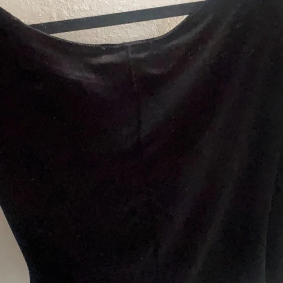 Express, Black Velvet Long Sleeve Small Top - Picture 7 of 7